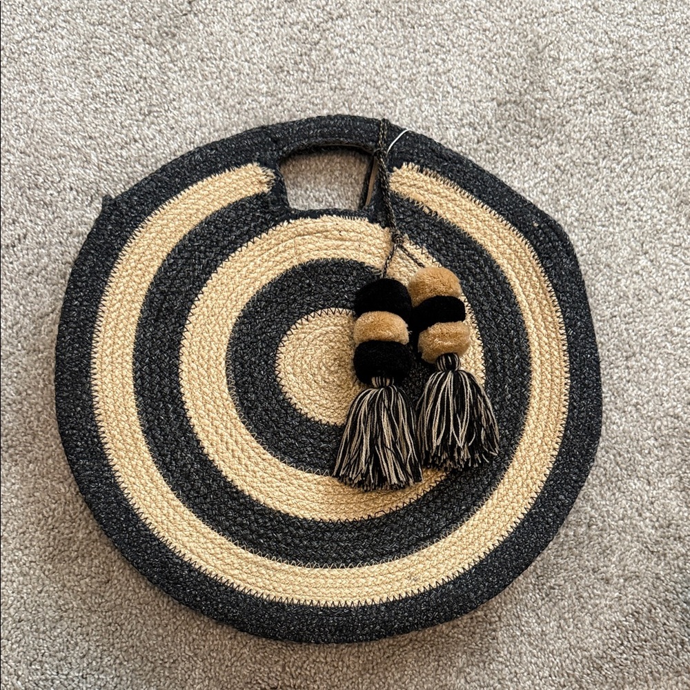 America & Beyond Jute Bucket Bag